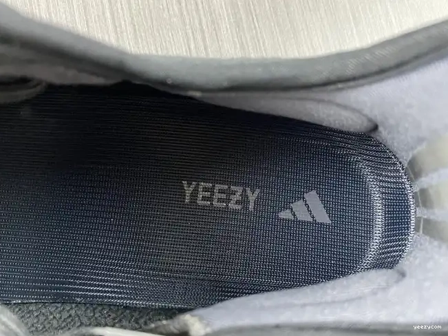 Boost 350 HQ4540 Onyx V2 Yeezy Adidas 0613